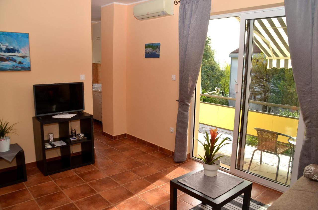 Apartment Renata Lovran Exterior photo
